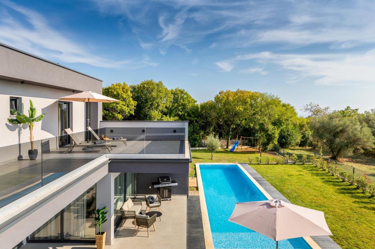 Villa Borealis Raša Exterior foto